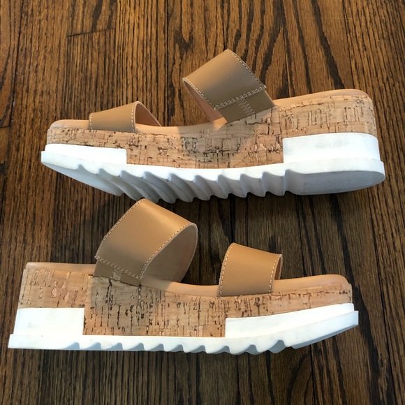 Steve Madden Shoes - Steve Madden flatform cork sandals